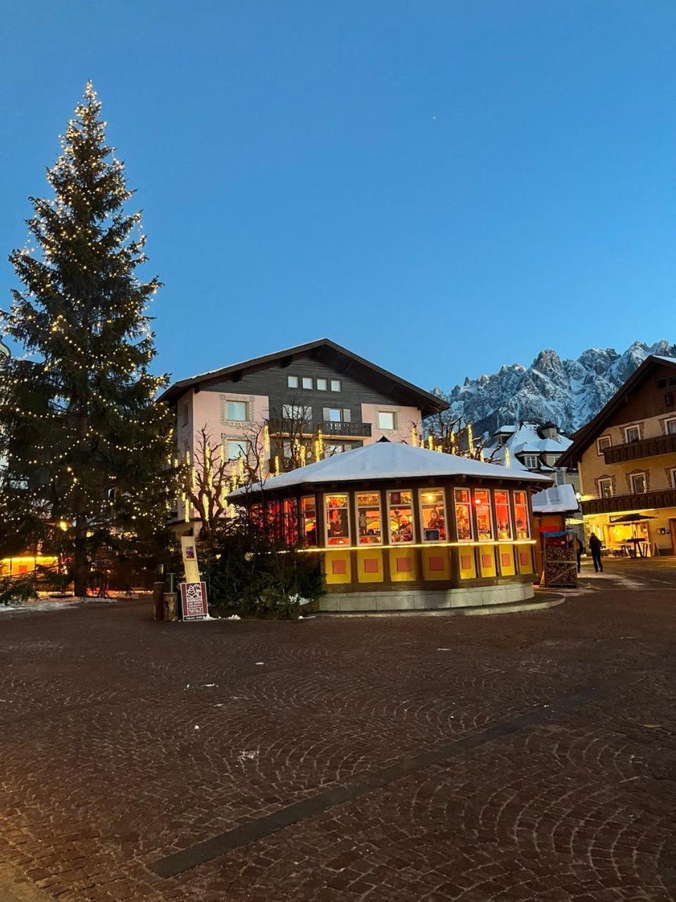 Stroblhof Toblach-Доббиако Экстерьер фото